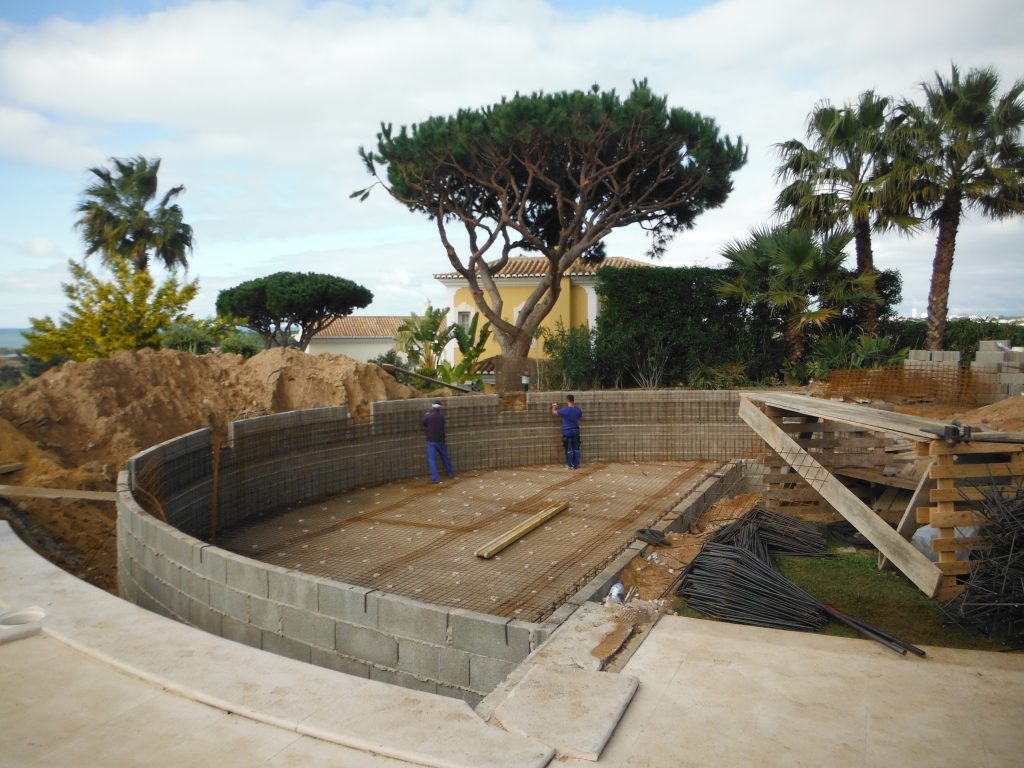 construcao_piscina