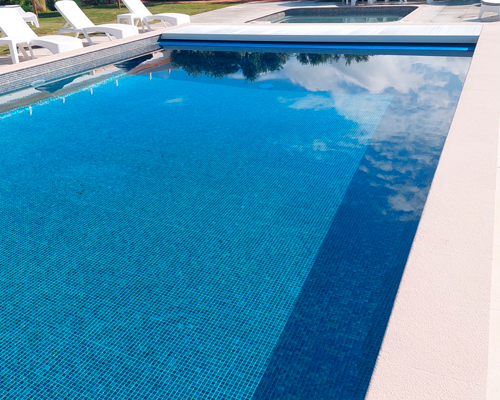 Piscinas no Algarve e Alentejo